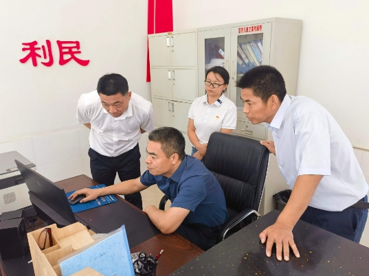 省农业农村厅联合学习教育省委第二督导组开展巩固拓展脱贫攻坚成果蹲点调研2